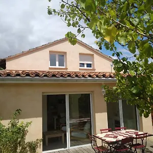 Maison Cosy Avec Jardin Privé Cadalen